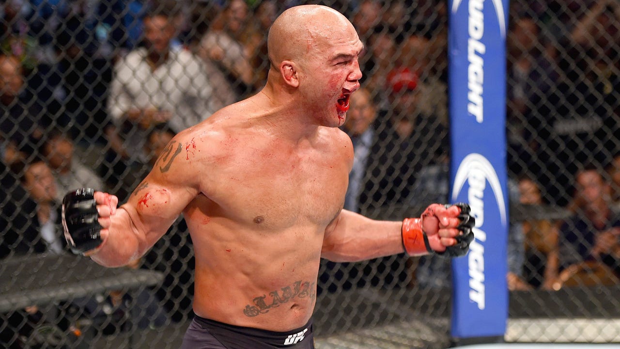 MacDonald, 'Wonderboy' make predictions for UFC 201 main event